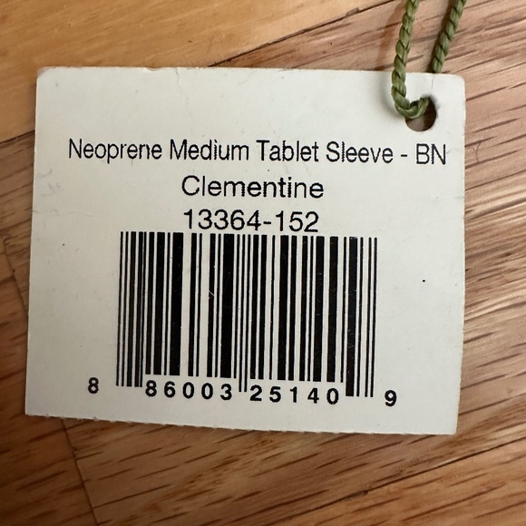 NWT Vera Bradley Neoprene Medium Tablet Sleeve Clementine Pink Orange Yellow - Picture 3 of 9